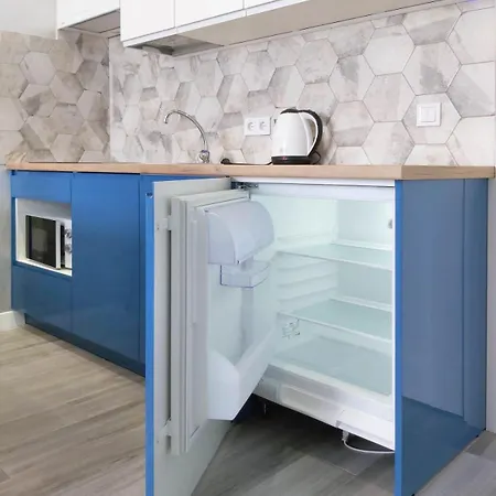 зеленая студия на сиховской Apartment *
